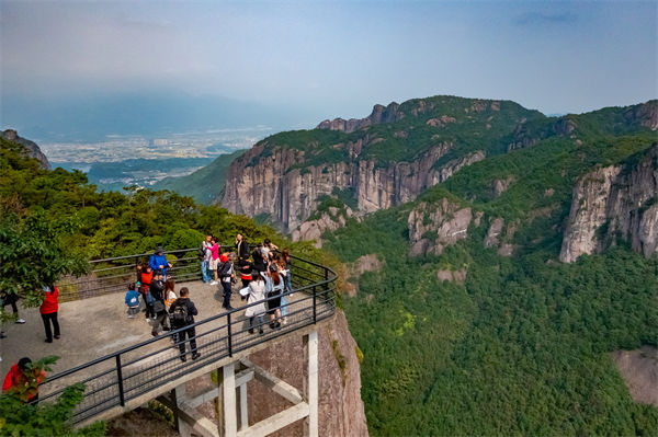 臺州戰(zhàn)略咨詢公司如何為企業(yè)定制長遠發(fā)展戰(zhàn)略？